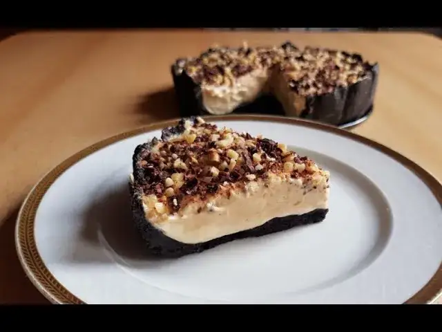 Rewelacyjne ciasto Reese's bez pieczenia z masłem orzechowym i czekoladą