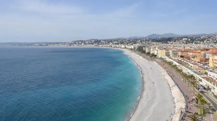 Czy w Nicei jest bezpiecznie? Poznaj zagrożenia i bezpieczne miejsca