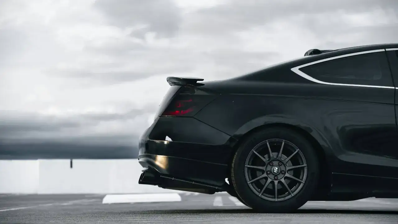 Najlepszy wosk do czarnego samochodu - uniknij zarysowań i smug