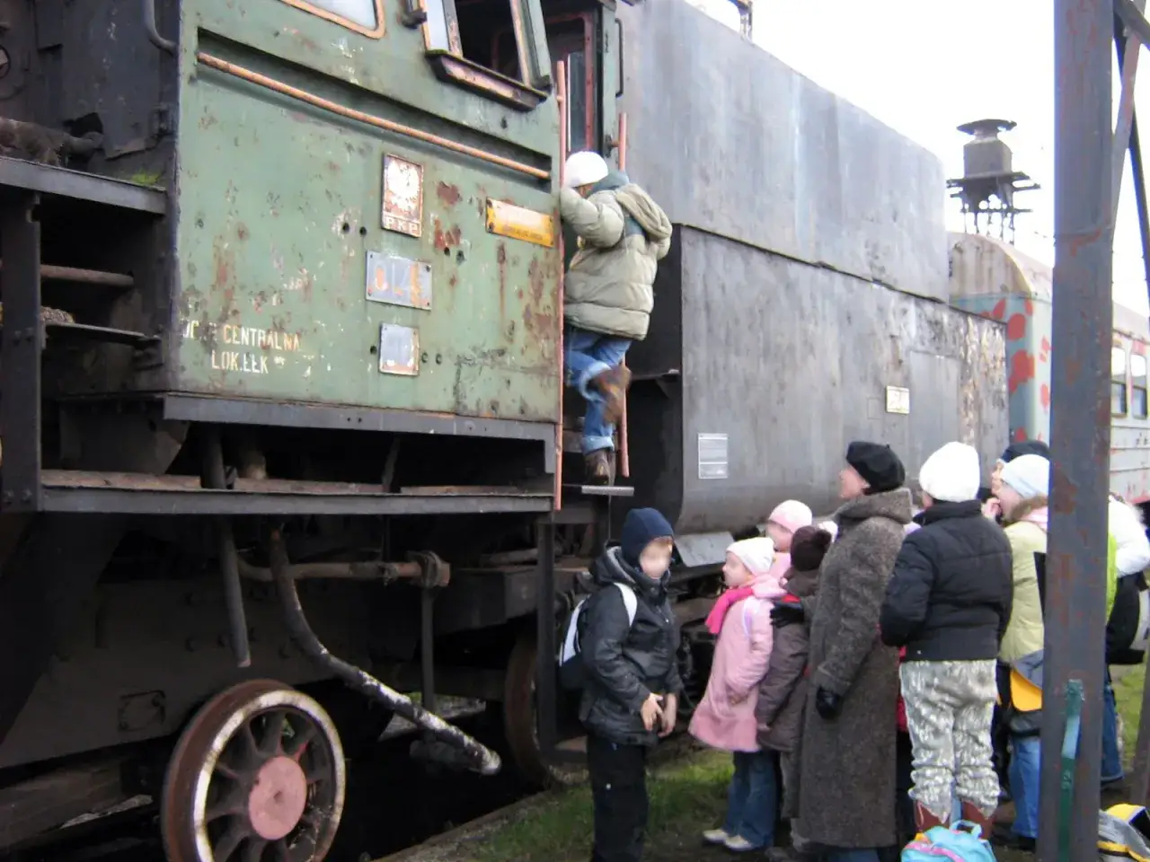 Skansen Jaworzyna: Odkryj fascynującą historię parowozów i eksponatów