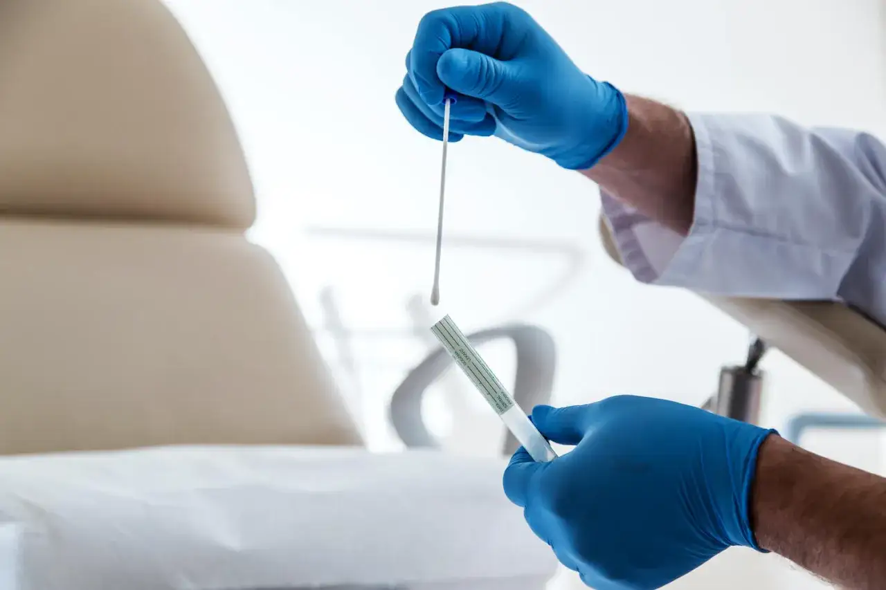 Skąd się bierze grzybica pochwy? Poznaj przyczyny i objawy