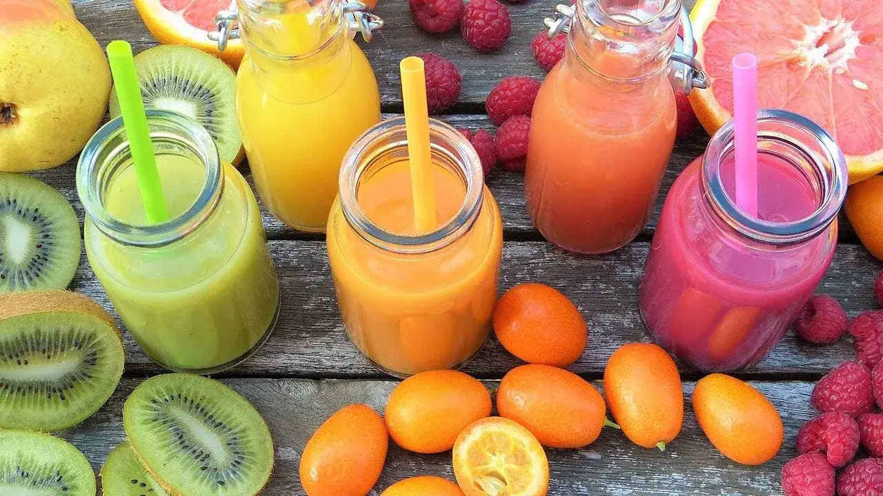 Czy herbata owocowa jest zdrowa? Poznaj korzyści i zagrożenia