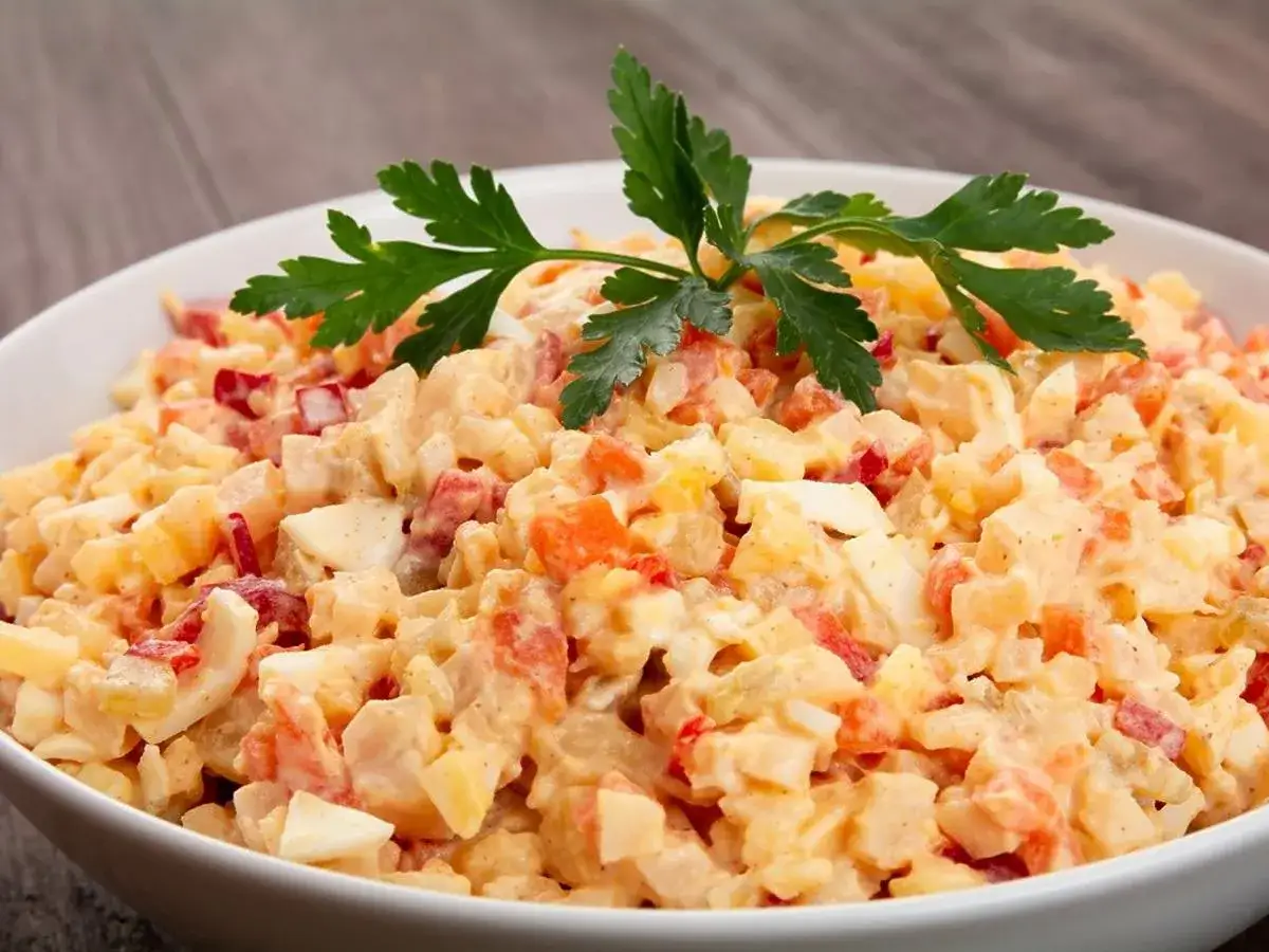 Jaki majonez do sałatki jarzynowej - najlepsze wybory i porady