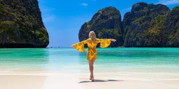 Gdzie na wakacje w styczniu? Ciepłe kierunki i praktyczne porady