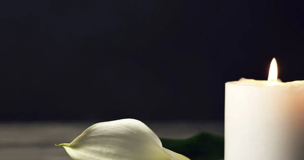 Sennik: Co oznacza sen o śmierci ojca, który żyje? Zrozum to teraz