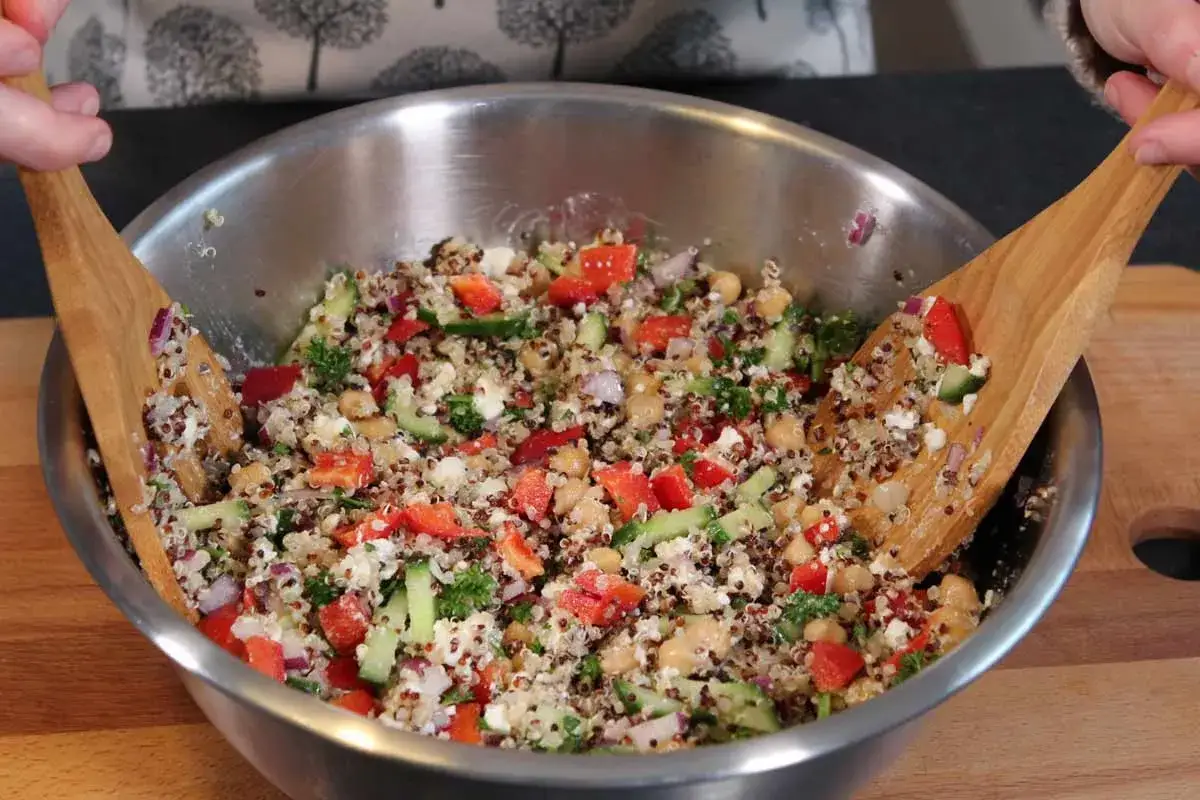 Quinoa-Salat Rezept: Gesund, Schnell & Vielseitig | Dein Guide