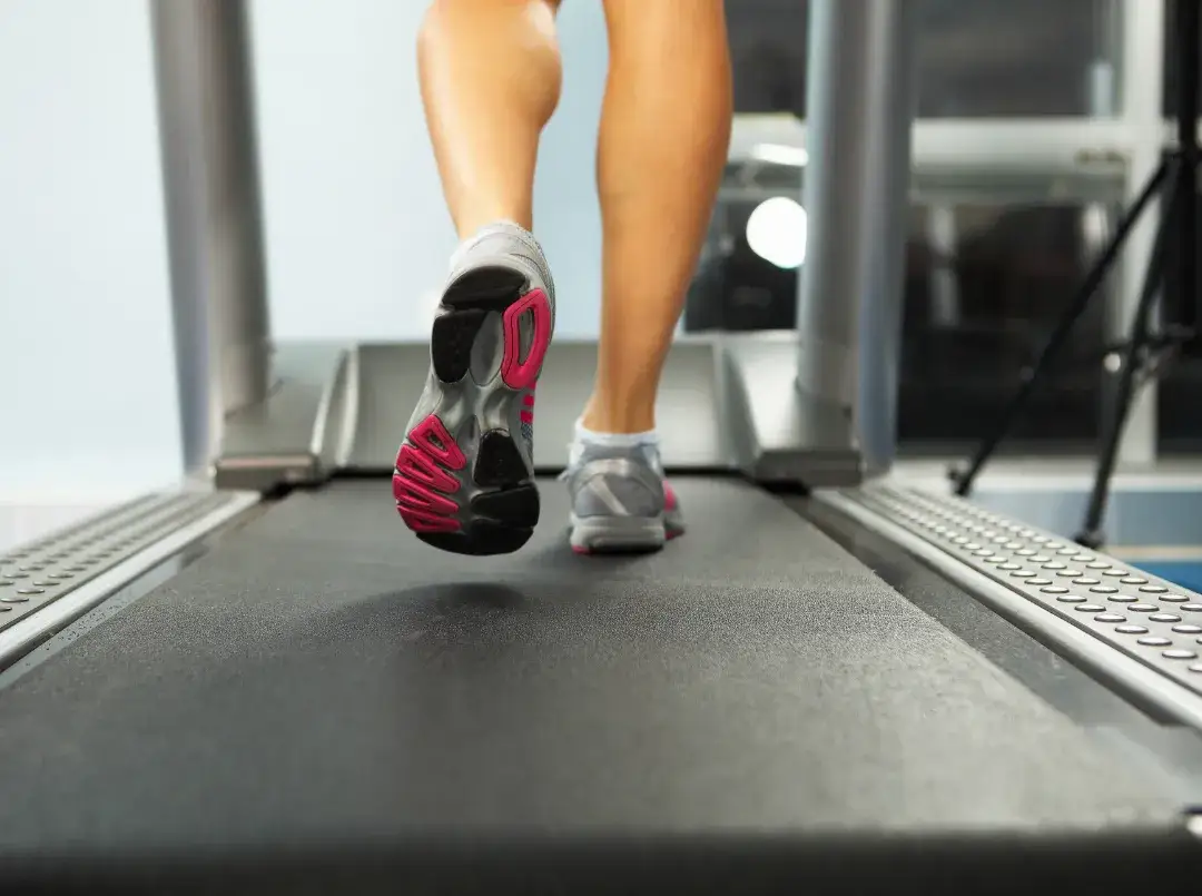 Jak włączyć bieżnię w siłowni - proste kroki, które musisz znać