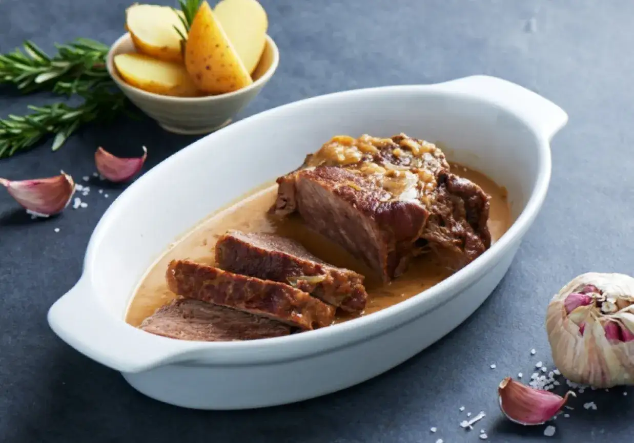 Pyszna wołowina w sosie własnym - prosty przepis na rodzinny obiad