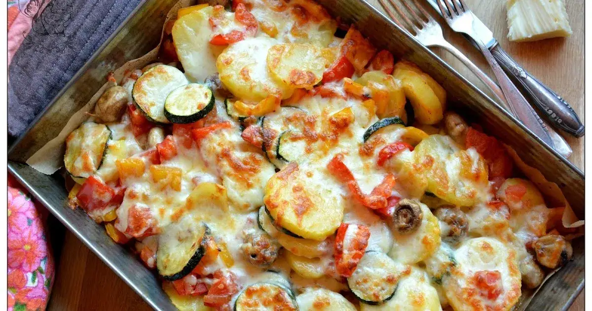 Pyszna zapiekanka warzywna z pieczarkami, która zachwyci każdego smakosza