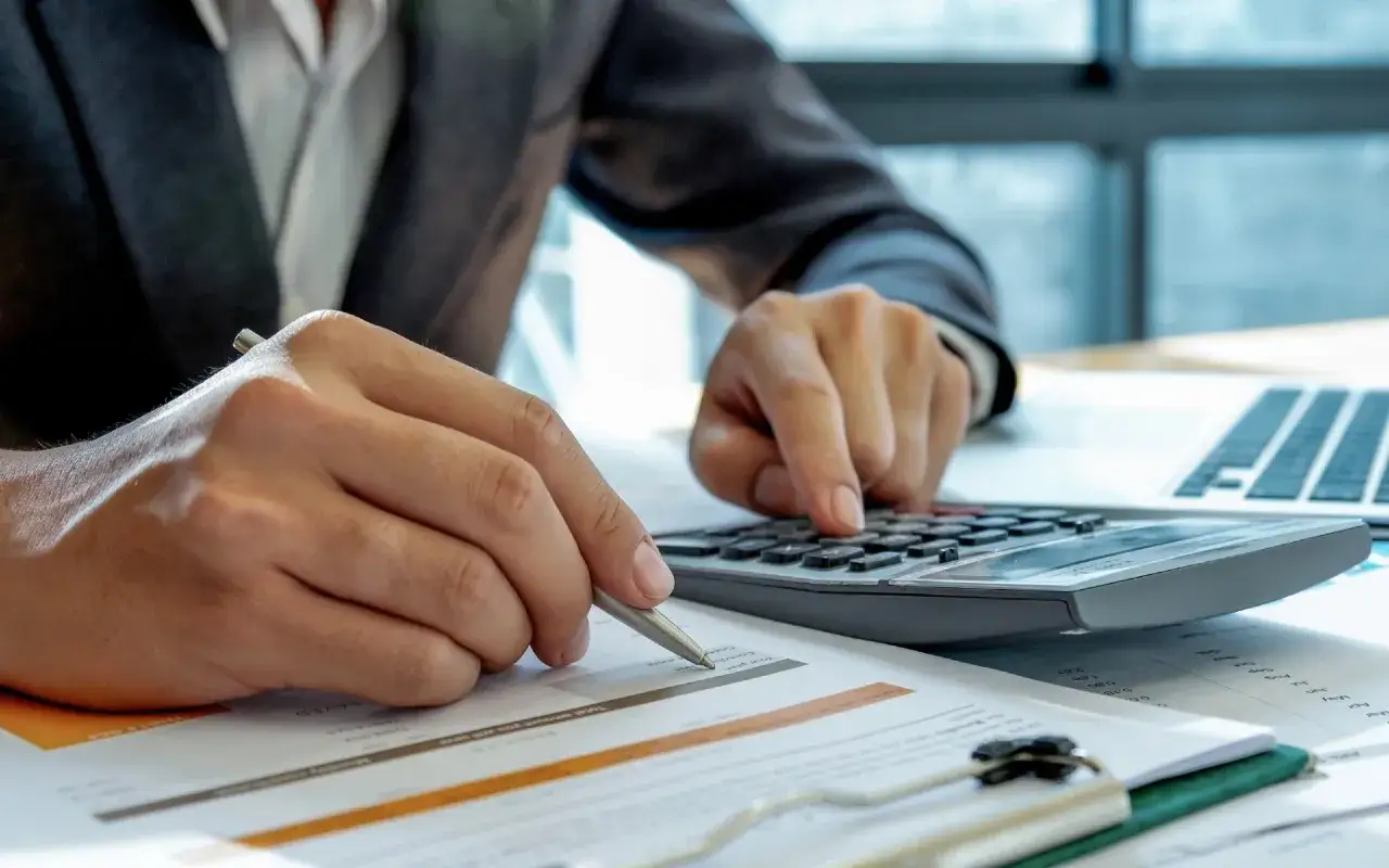 Jak rozliczać wynajem mieszkania i uniknąć kar finansowych?