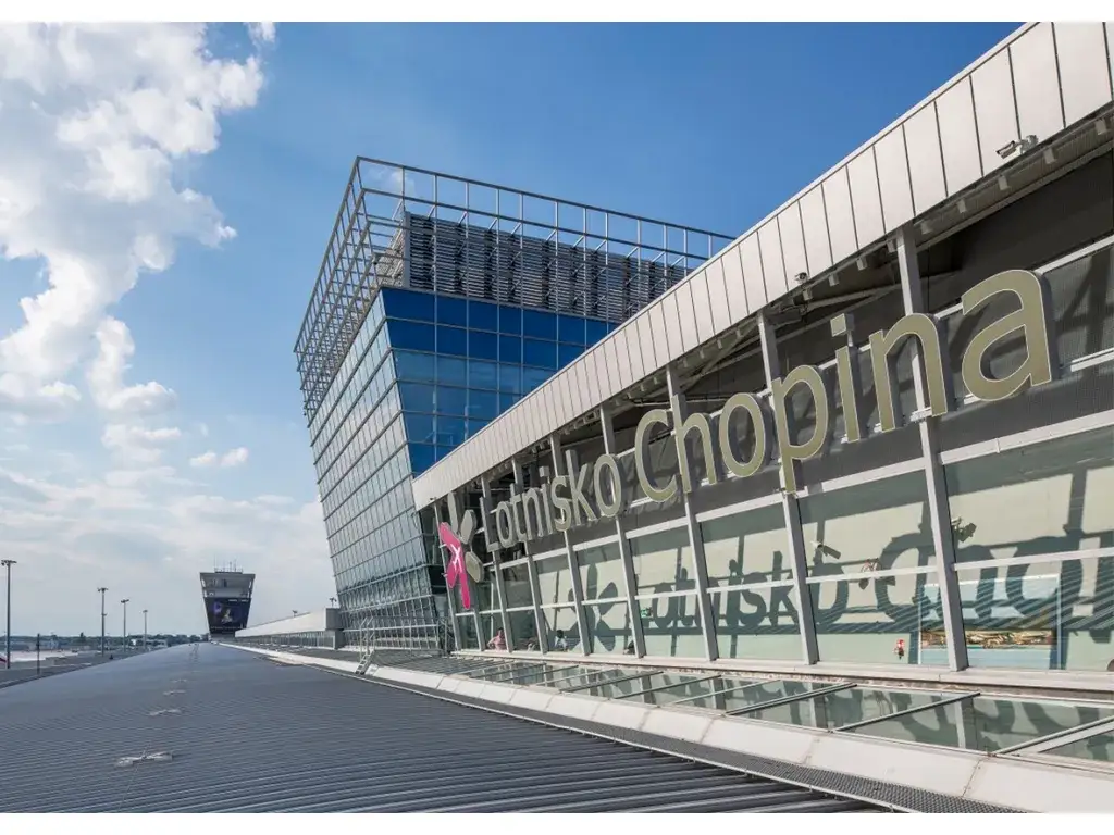 Czy lotnisko w Radomiu przyjmuje pasażerów? Pełny przewodnik