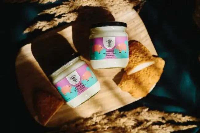 Jak długo przechowywać smalec, by uniknąć zepsucia i strat?