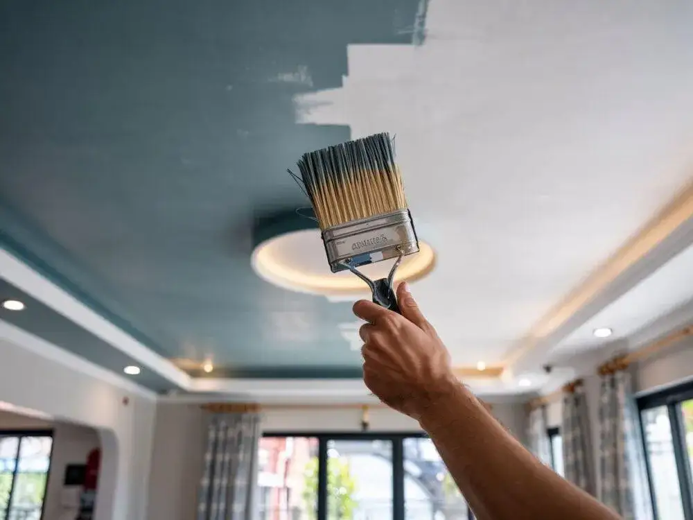 Farba akrylowa czy lateksowa? Wybierz idealną do każdego pomieszczenia