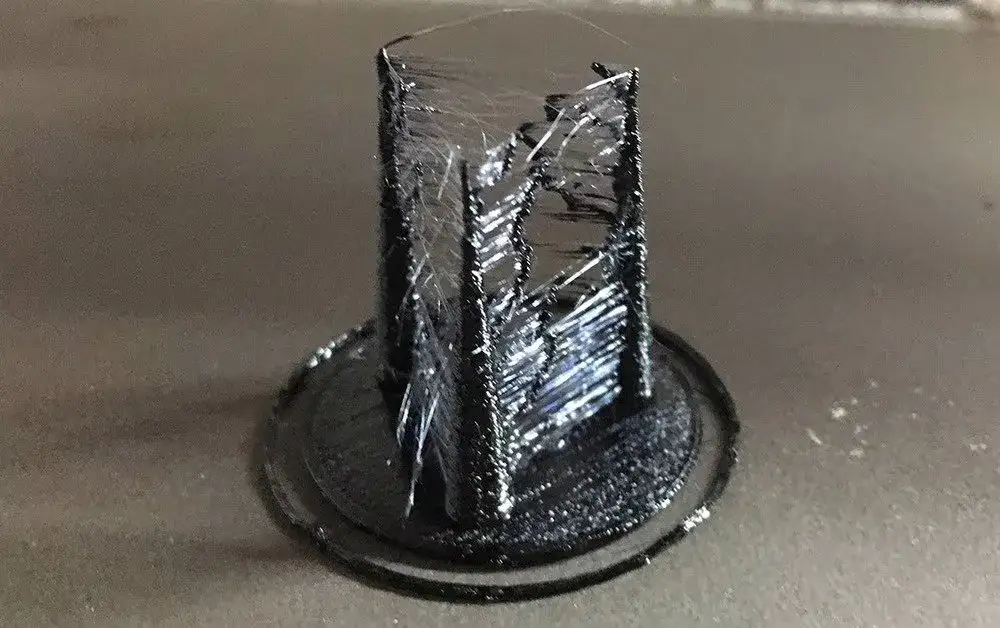 Jak drukować PETG: Kluczowe ustawienia, by uniknąć problemów z jakością