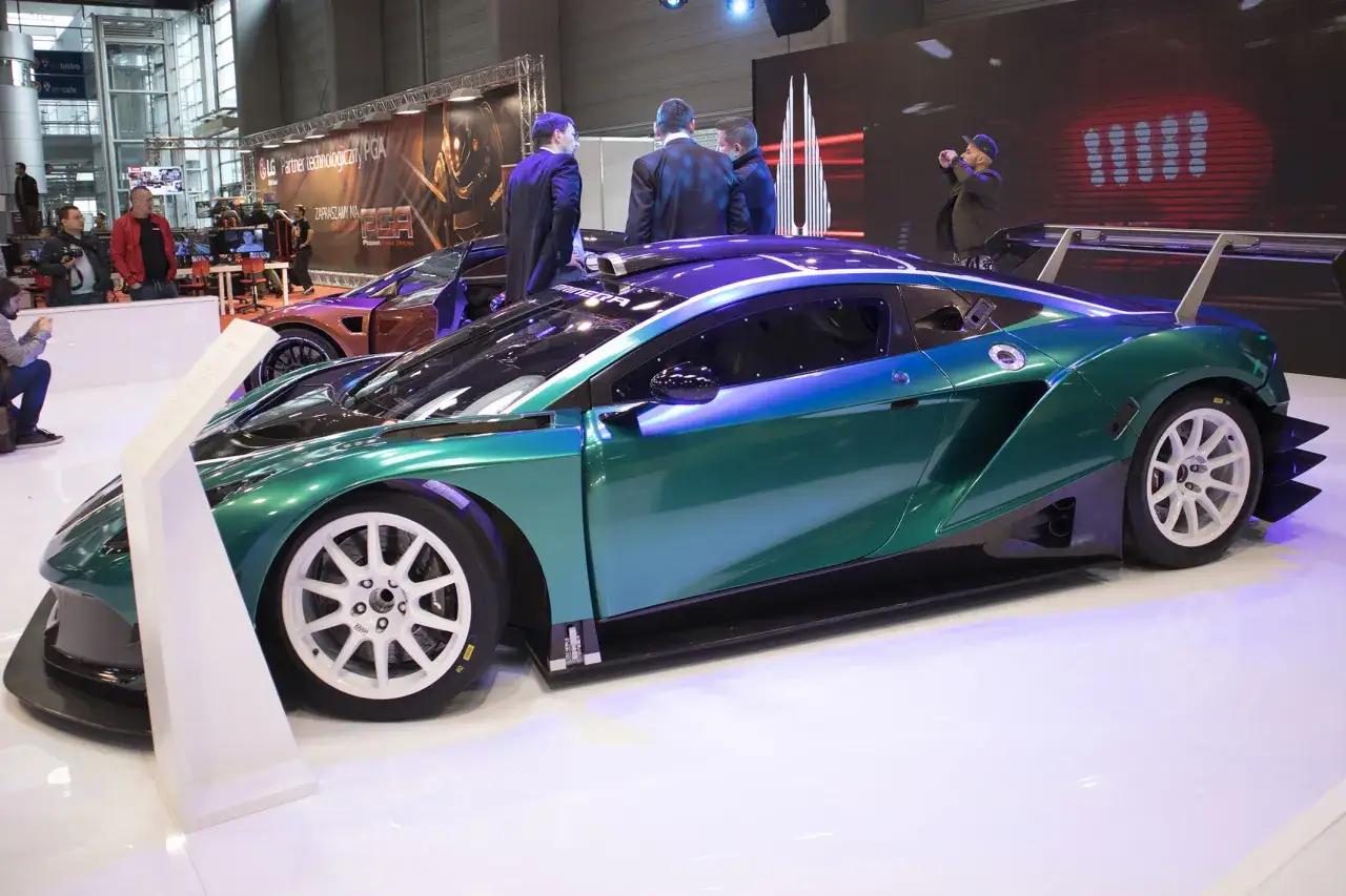 Jak malować chromem: uniknij błędów i osiągnij perfekcyjny efekt