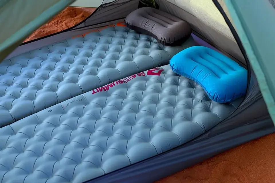 Co zabrać pod namiot? Lista ekwipunku i porady na udany biwak