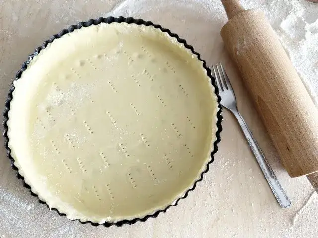 Idealne ciasto półkruche: przepis krok po kroku i triki mistrza