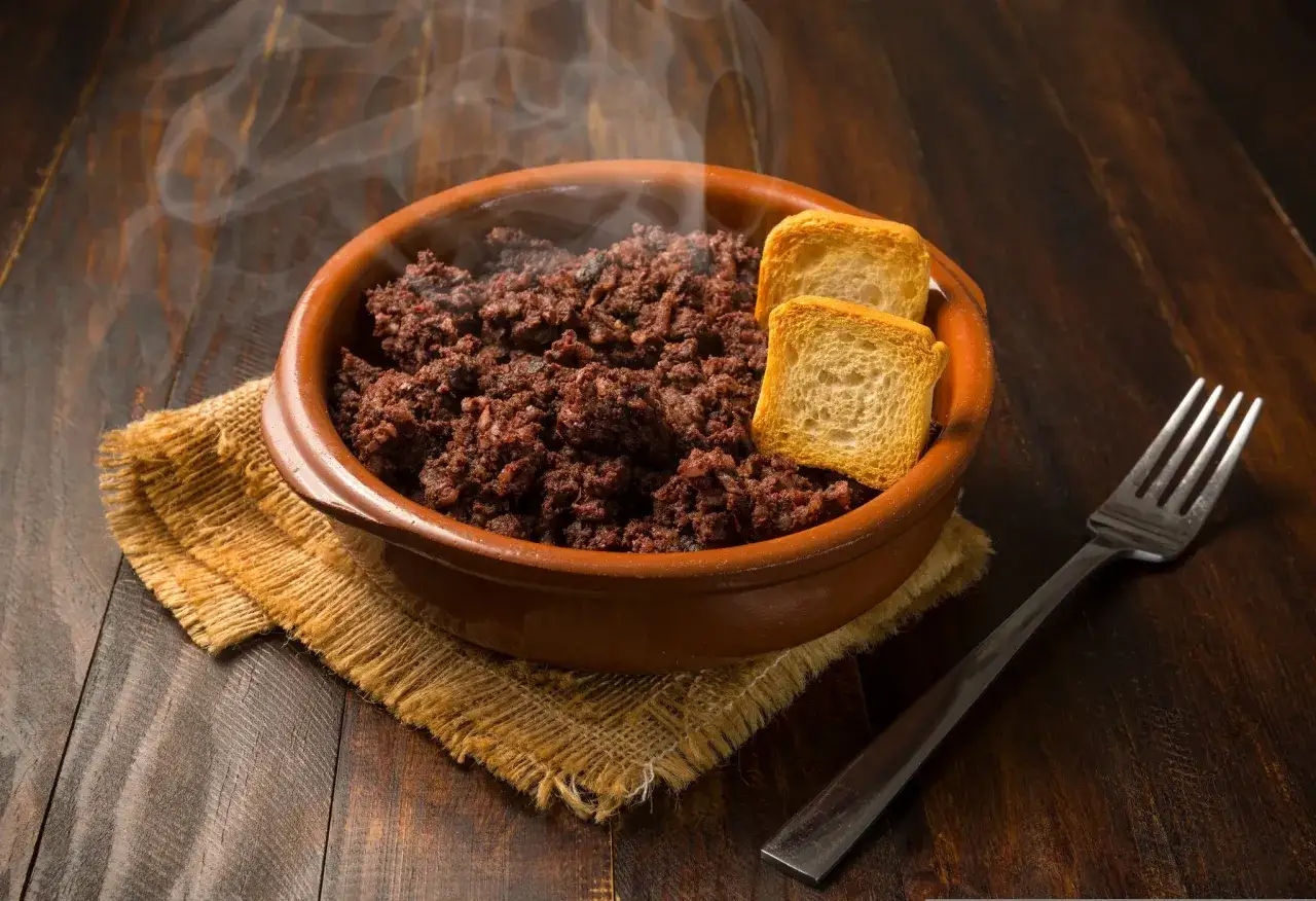 Jak zrobić kaszankę na ciepło - proste przepisy, które zaskoczą smakami