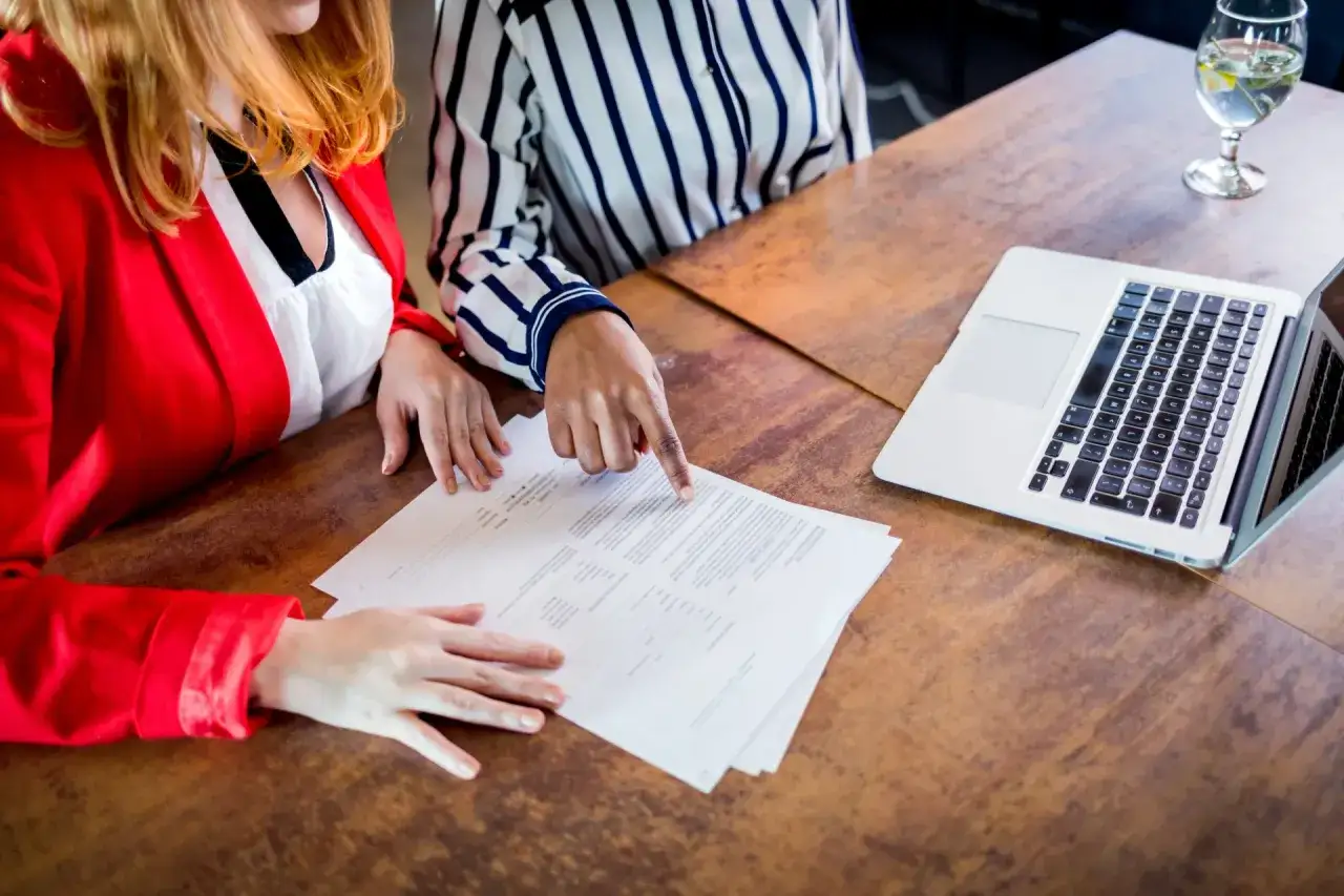 Czy można mieć dwie umowy zlecenie jednocześnie jako student? Sprawdź!