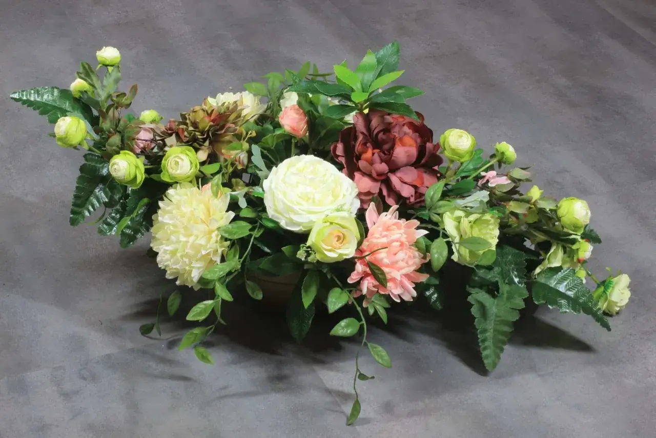 Jak zrobić stroik na cmentarz z hortensji, aby wyrazić pamięć