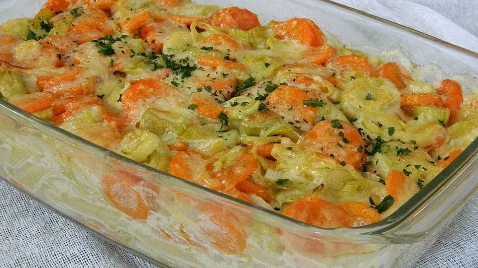 Cremiger Gemüseauflauf mit Nudeln: So gelingt er immer!