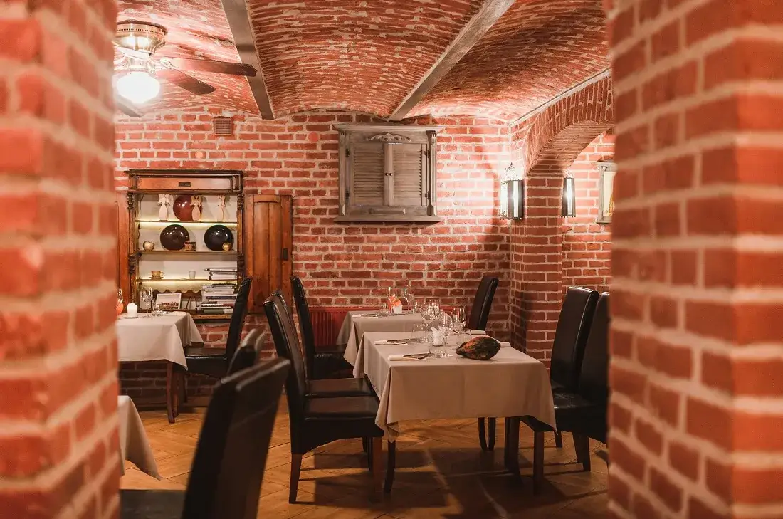 Gdzie zjeść w Krośnie? Odkryj najlepsze restauracje i smaki