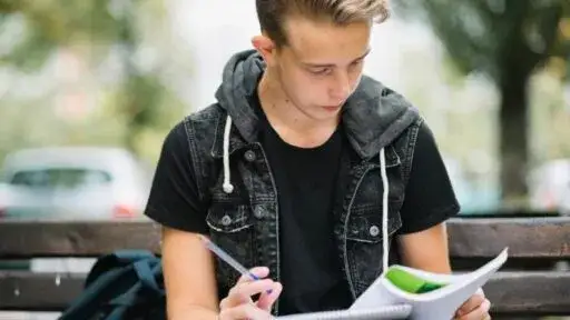 Czy po studiach licencjackich można iść na dowolne studia magisterskie? Oto co musisz wiedzieć