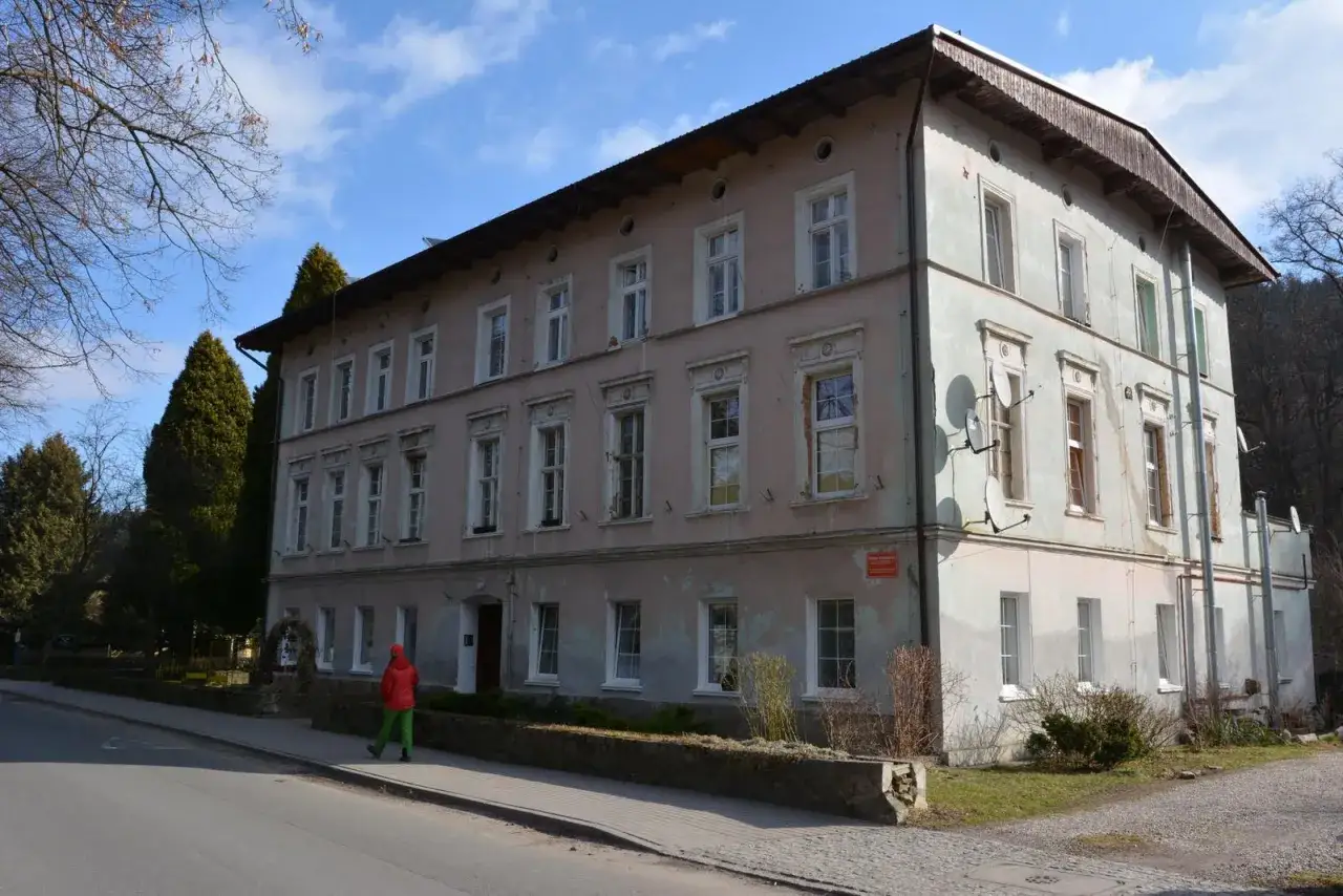 Dąbrówka Długopole-Zdrój: Sanatorium idealne dla seniora? Pełny opis