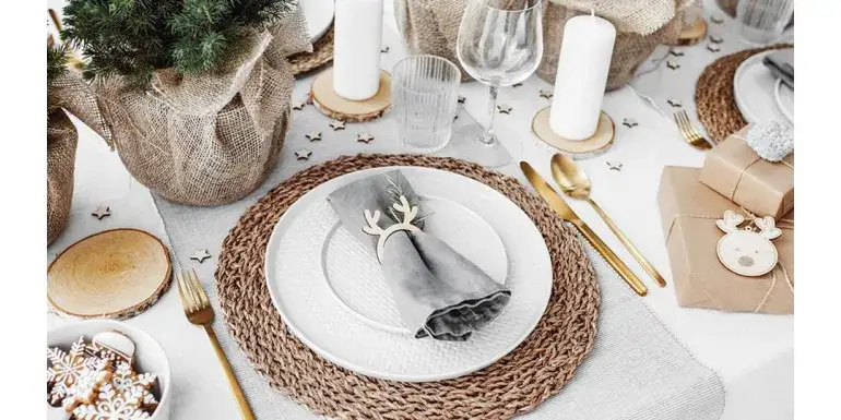 Co na świąteczny stół bożonarodzeniowy? Przepisy i dekoracje, które zachwycą