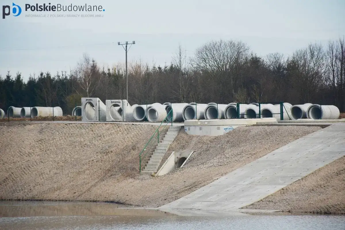 Włókno polipropylenowe do wylewki: Ile kg/m³? Wylewka bez pęknięć!
