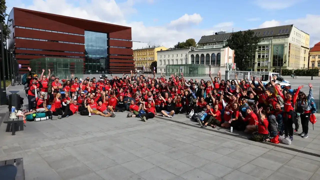 Gry gdzie się chodzi po mieście – odkryj fascynujący świat zabaw miejskich