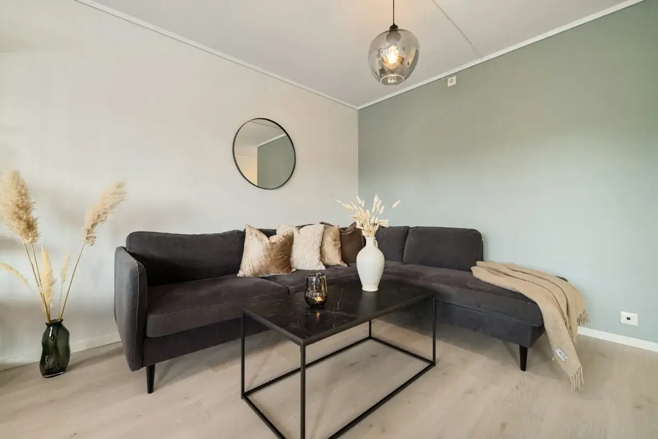 Mały salon, duży narożnik? Jak dobrać narożnik do niewielkiej przestrzeni