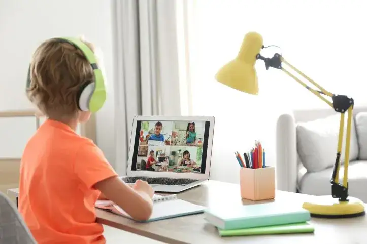 Kiedy dzieci idą na zdalne nauczanie? Kluczowe daty i zmiany w edukacji