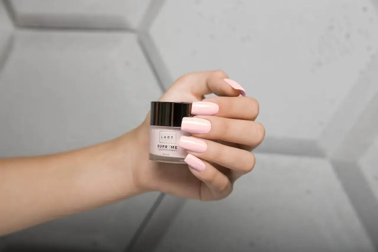 Manicure tytanowy jaka firma? Sprawdź najlepsze salony i uniknij błędów