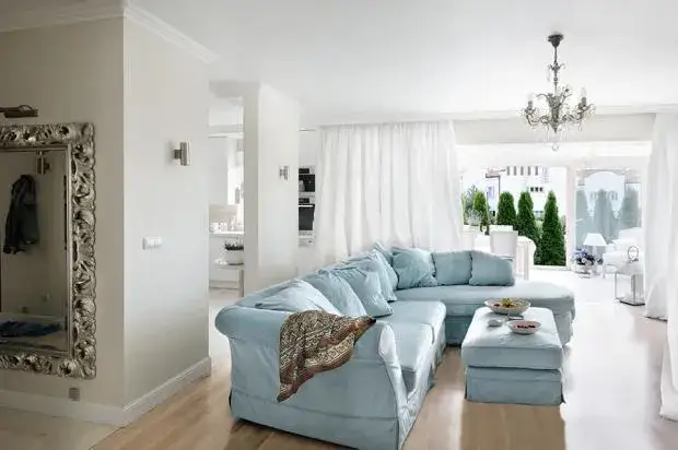 Jak ozdobić filar w salonie, aby zyskał wyjątkowy styl?