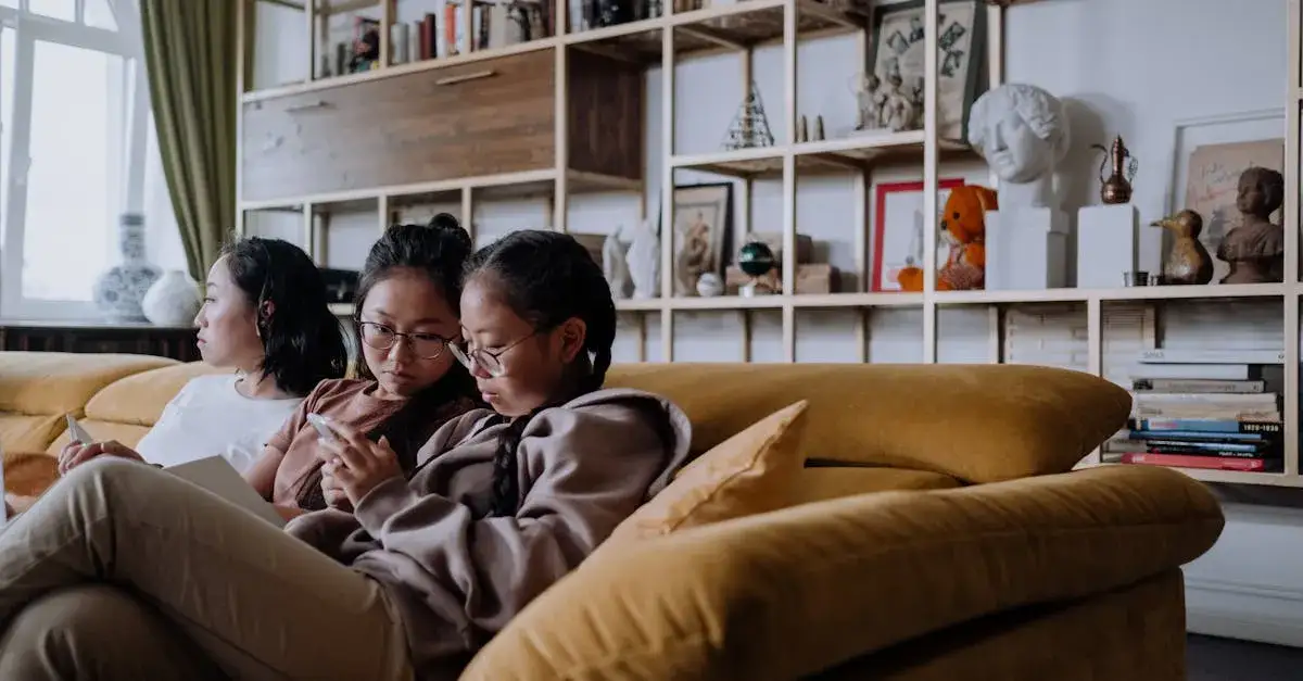 Jak film Młodsza siostra ukazuje rodzinne relacje?