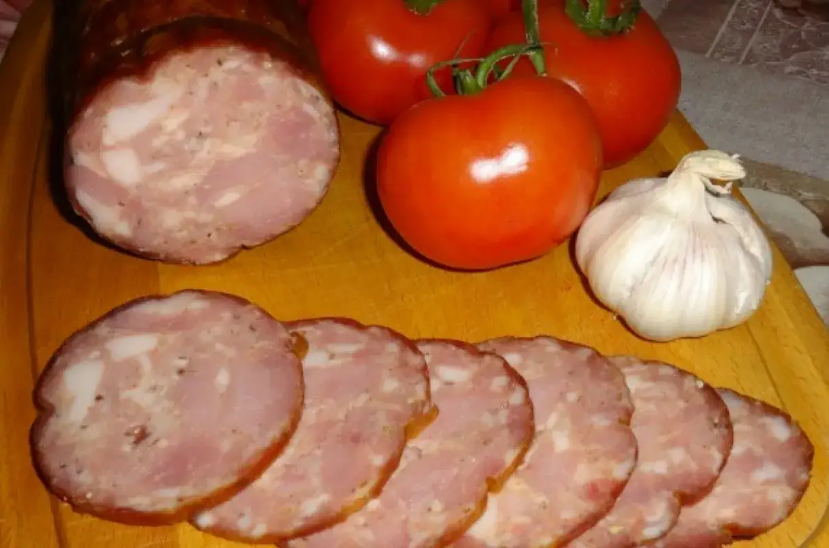 Kiełbasa drobiowa parzona gruba – przepisy i tajniki idealnego smaku