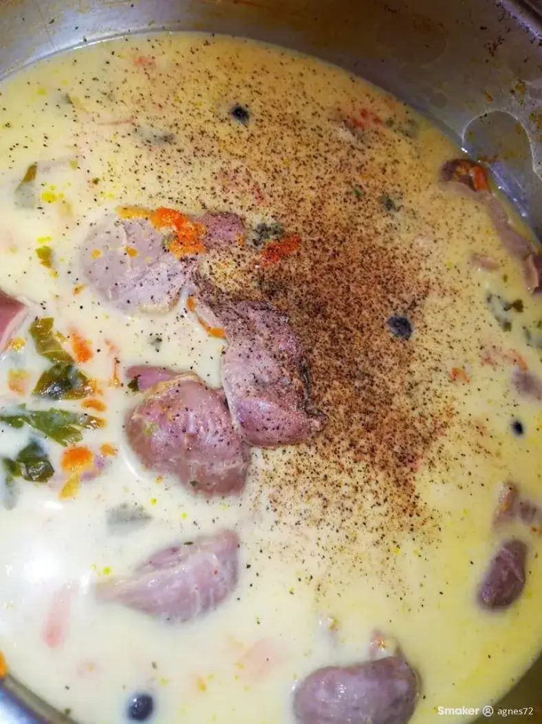 Jak zrobić pyszny sos z żołądków drobiowych – prosty przepis krok po kroku