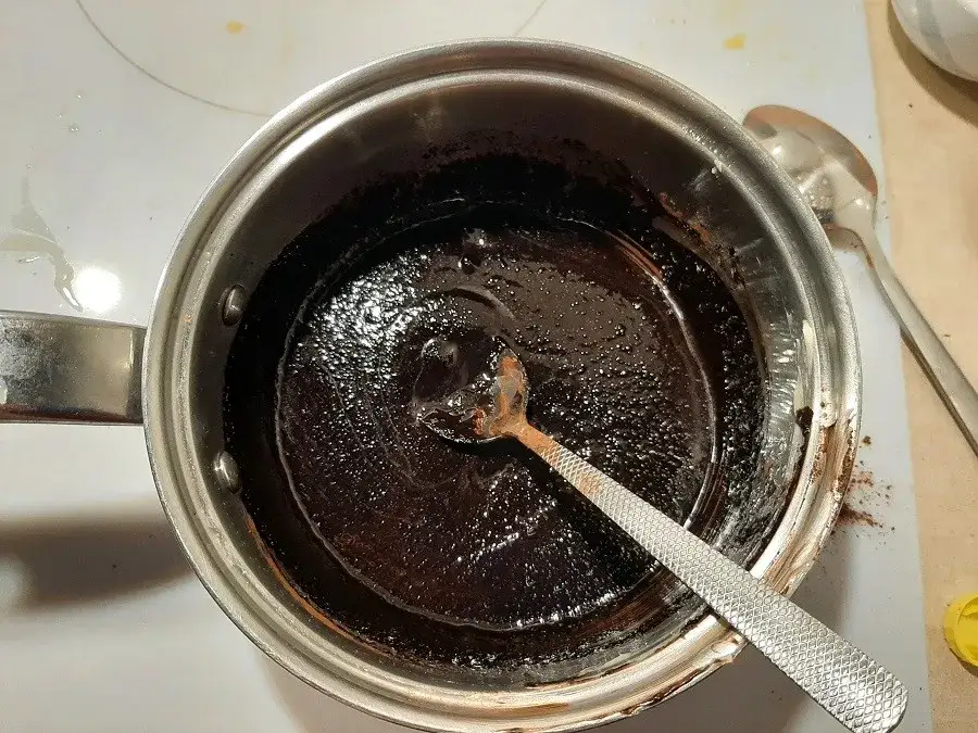 Jak uratować zepsutą polewę czekoladową – proste sposoby na ratunek