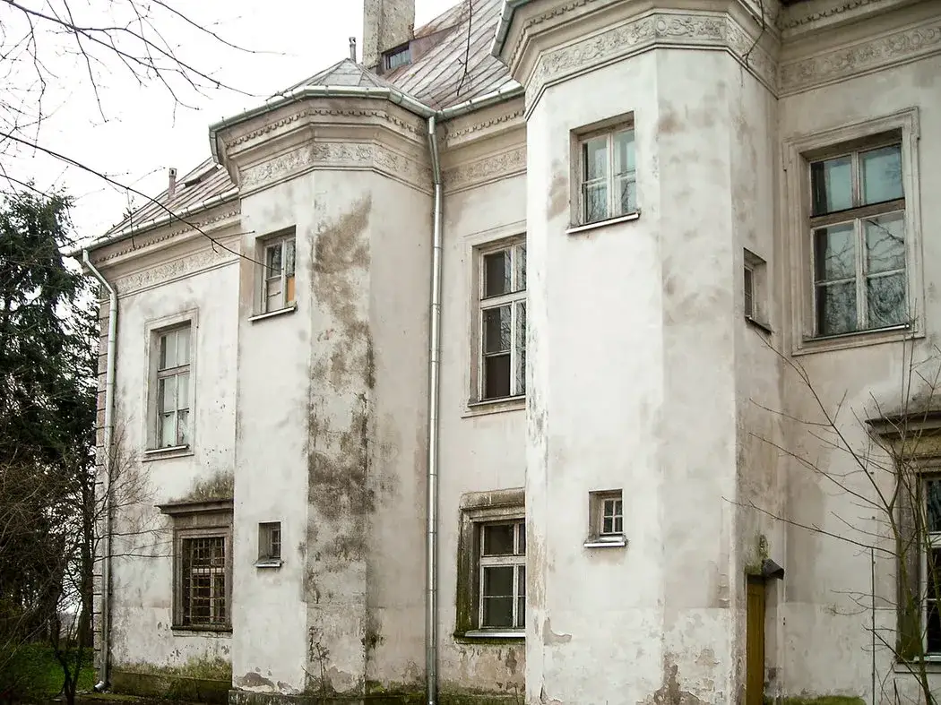 Pałac w Chrzęsnem: fascynująca perła architektury Mazowsza - zwiedzanie