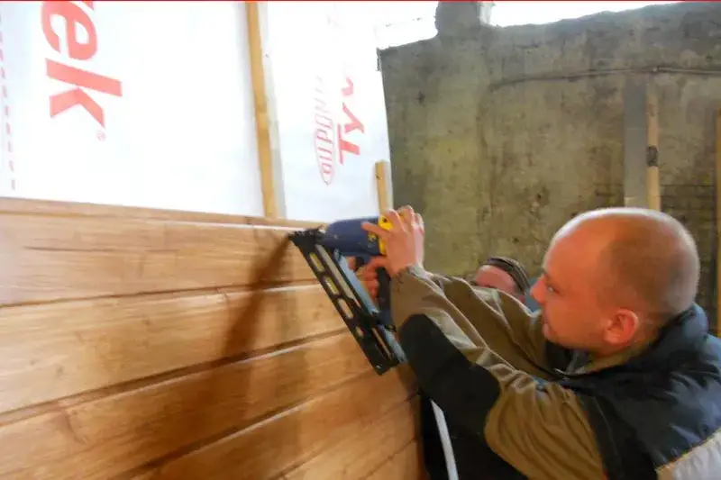 Jaka gwoździarka do boazerii? Kluczowe informacje i porady na zakup