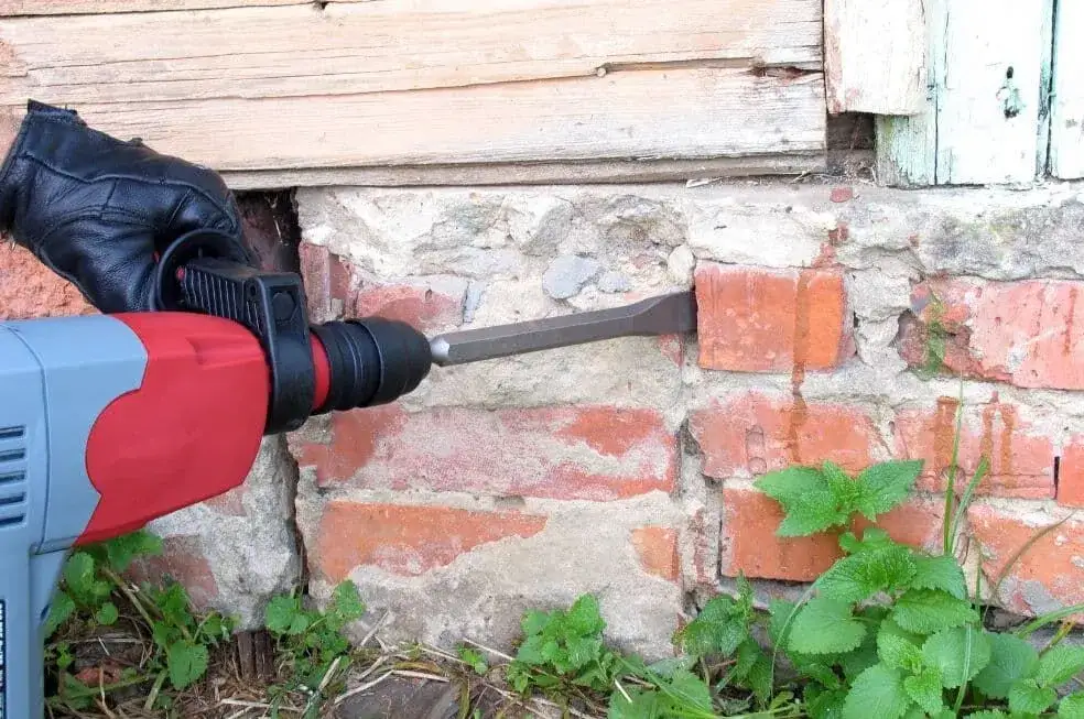 Czym obłożyć podmurówkę ogrodzenia? Sprawdź najlepsze materiały