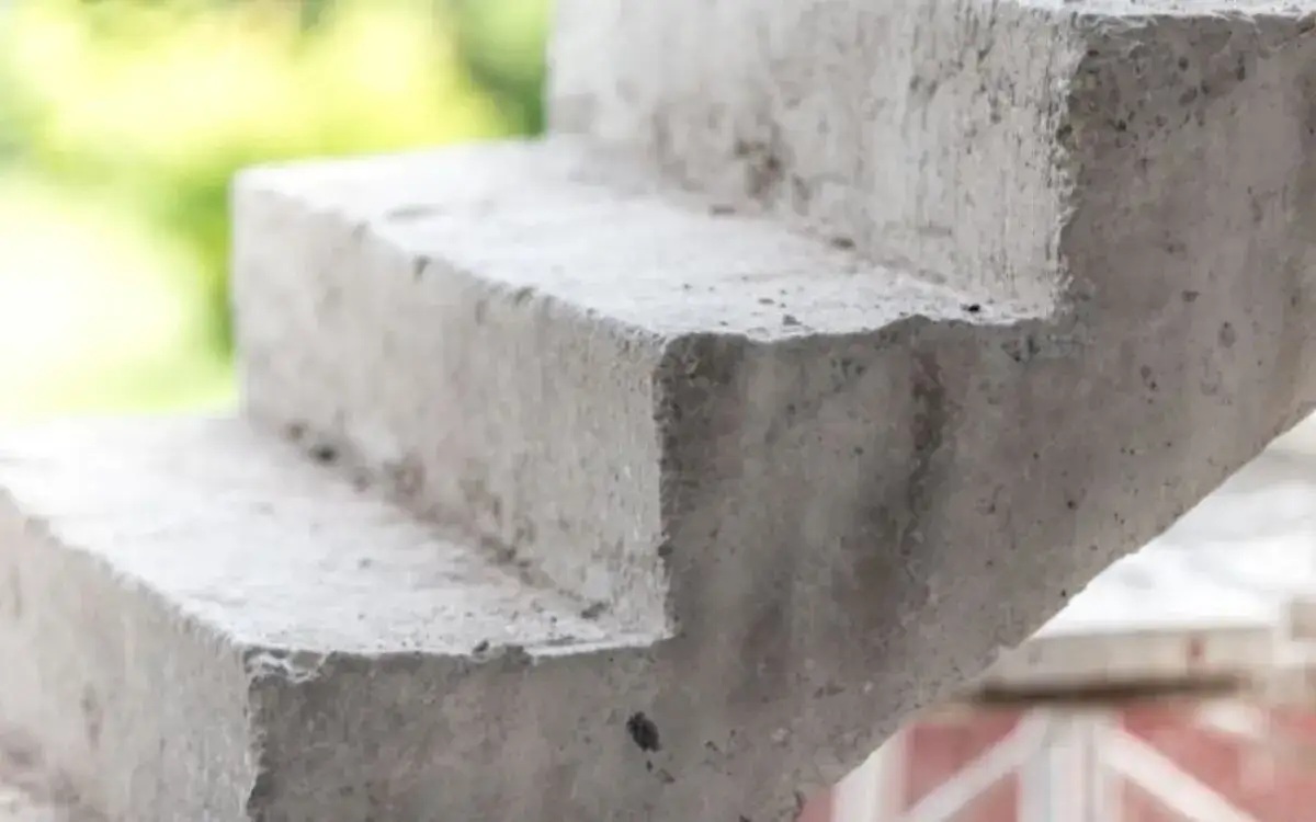 Jak skutecznie naprawić schody betonowe - sprawdzone materiały i metody