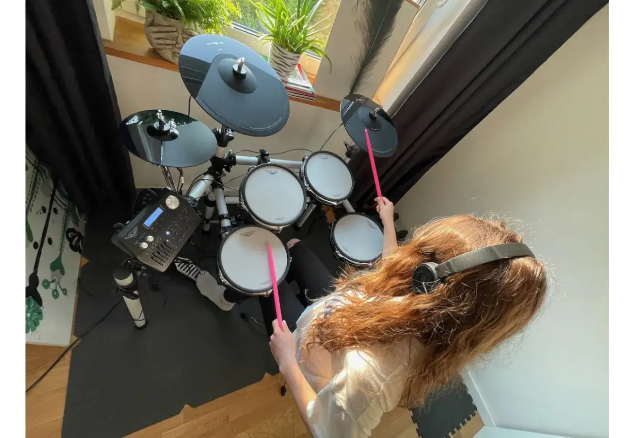 Perkusja akustyczna czy elektroniczna - jak wybrać najlepszą dla siebie