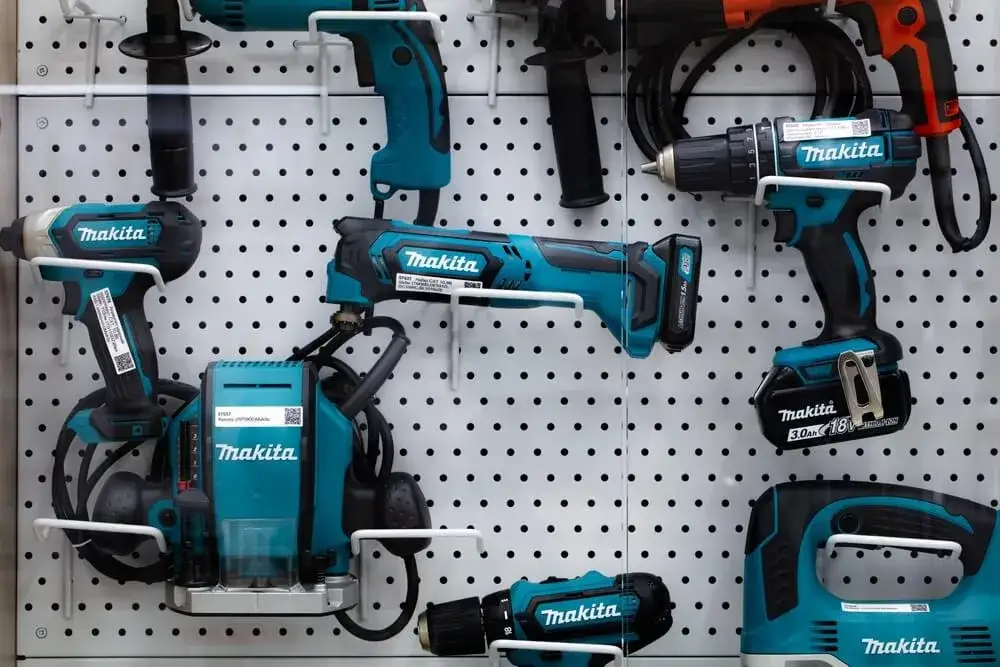Makita biała czy niebieska - które narzędzia są lepsze dla Ciebie?