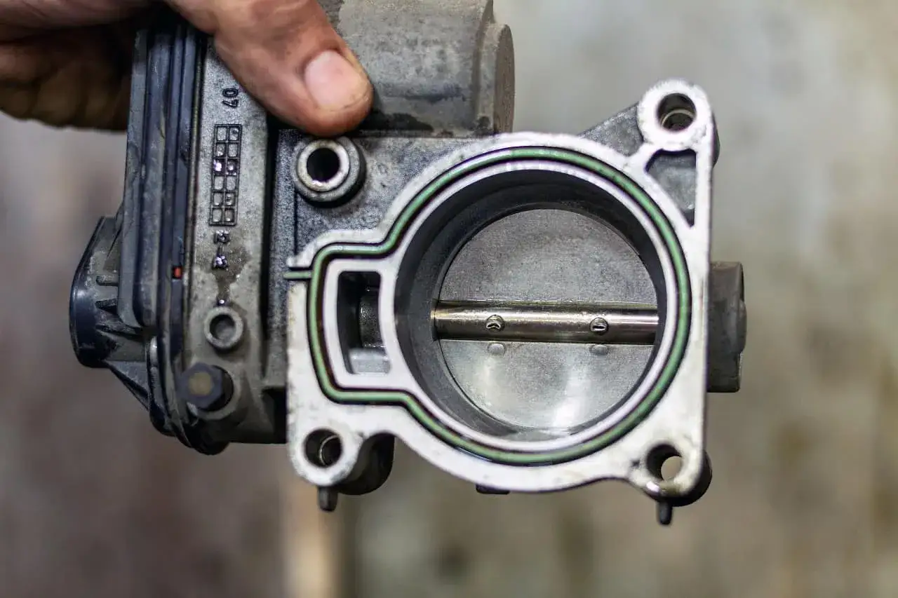 Objawy uszkodzonej przepustnicy diesel - jak uniknąć poważnych problemów