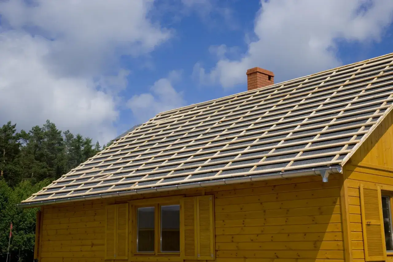 Konstrukcja dachu: kluczowe elementy i tajniki budowy, które musisz znać