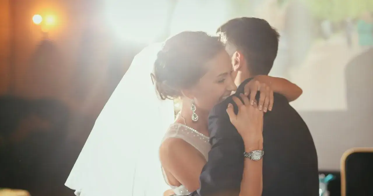 Ile kosztuje msza ślubna? Sprawdź ceny i ukryte opłaty w parafiach