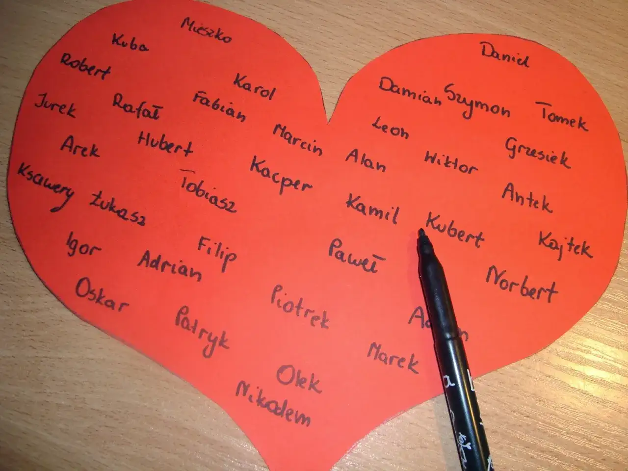 Jak zrobić wróżby na andrzejki - odkryj tajemnice tradycyjnych rytuałów