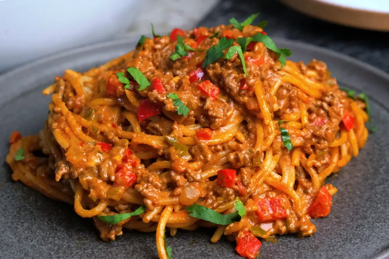 Pyszne spaghetti chili z serem – łatwe przepisy i wariacje na każdą okazję